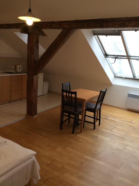 Travellers Hostel *